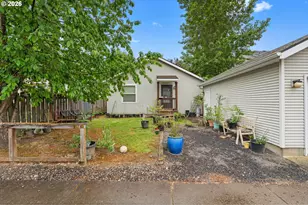 8351 N Bank St, Portland, OR 97203 - Photo 17
