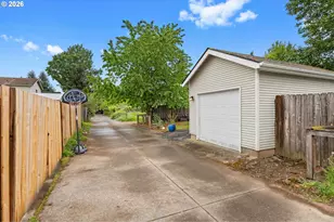 8351 N Bank St, Portland, OR 97203 - Photo 19