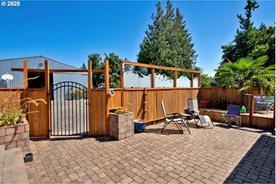 85131 Cloverdale Rd, Creswell, OR 97426 - Photo 19