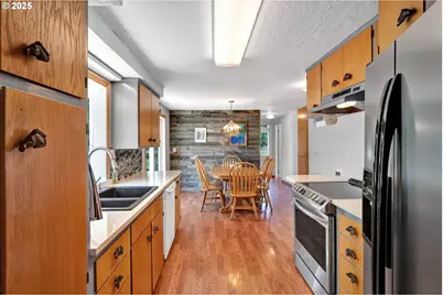 85131 Cloverdale Rd, Creswell, OR 97426 - Photo 5