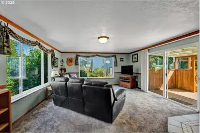 85131 Cloverdale Rd, Creswell, OR 97426 - Photo 3