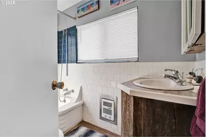 85131 Cloverdale Rd, Creswell, OR 97426 - Photo 15