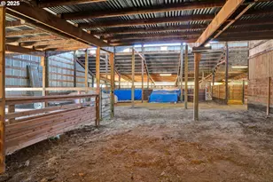 85131 Cloverdale Rd, Creswell, OR 97426 - Photo 29