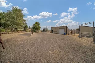 998 NE Brown Dr, Madras, OR 97741 - Photo 33