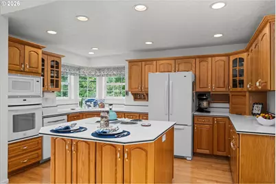 85181 Sarvis Berry Ln, Eugene, OR 97405 - Photo 11