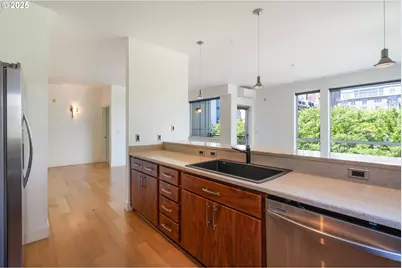 1125 NW 9th Ave #302, Portland, OR 97209 - Photo 11