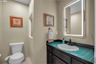 565 NE Lenox St, Hillsboro, OR 97124 - Photo 23