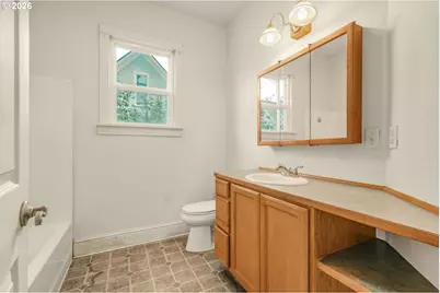 482 S 4th St, Independence, OR 97351 - Photo 19