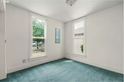 482 S 4th St, Independence, OR 97351 - Photo 9