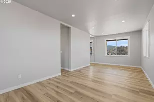 664 Brooks Loop, Sutherlin, OR 97479 - Photo 9