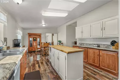 845 Sea St, Sutherlin, OR 97479 - Photo 9