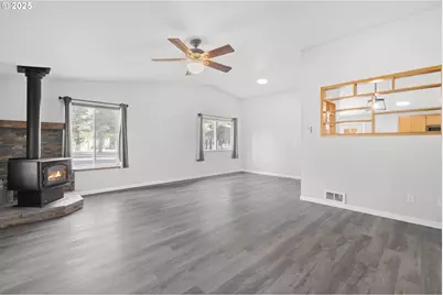 15711 Deedon Ln, La Pine, OR 97739 - Photo 3