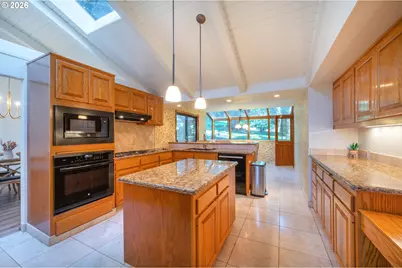 2040 Dogwood Dr, Eugene, OR 97405 - Photo 13