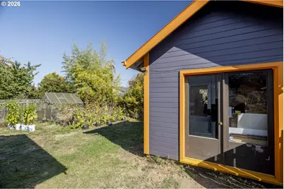 7034 N Fenwick Ave, Portland, OR 97217 - Photo 13