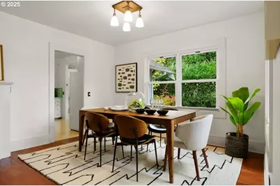 8342 SW 41st Ave, Portland, OR 97219 - Photo 9