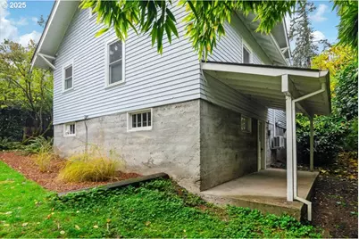 8342 SW 41st Ave, Portland, OR 97219 - Photo 39