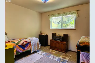 2222 11th St, Florence, OR 97439 - Photo 17