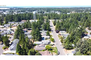 2222 11th St, Florence, OR 97439 - Photo 33