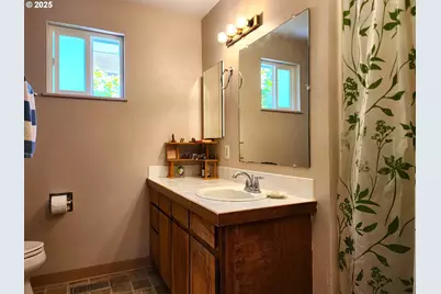 2222 11th St, Florence, OR 97439 - Photo 15