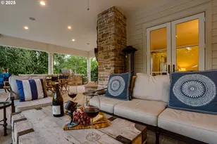 2628 Edgewater Dr, Eugene, OR 97401 - Photo 39