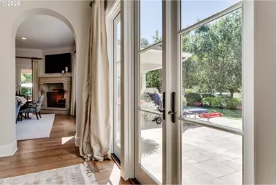 2628 Edgewater Dr, Eugene, OR 97401 - Photo 17