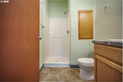 12231 SE Bush St, Portland, OR 97236 - Photo 9