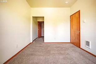 12231 SE Bush St, Portland, OR 97236 - Photo 19