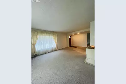 639 N Old Pacific Hwy, Myrtle Creek, OR 97457 - Photo 13