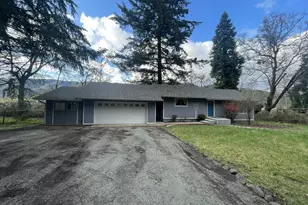 639 N Old Pacific Hwy, Myrtle Creek, OR 97457 - Photo 1