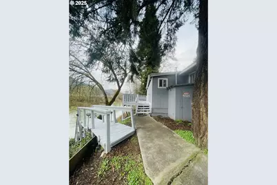 639 N Old Pacific Hwy, Myrtle Creek, OR 97457 - Photo 9