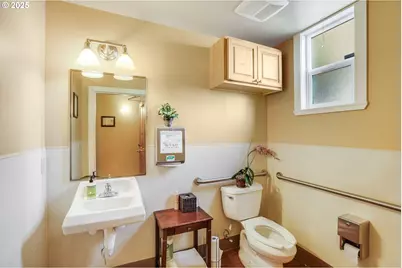1712 E 12th St, The Dalles, OR 97058 - Photo 15