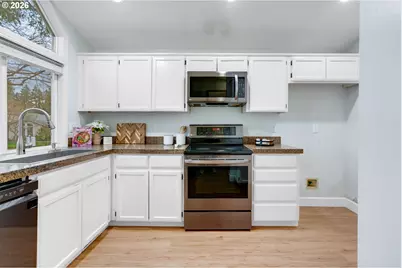 14371 SW Fanno Creek Ct, Portland, OR 97224 - Photo 11