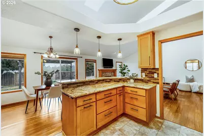 529 Sweetwater Ln, Eugene, OR 97404 - Photo 9
