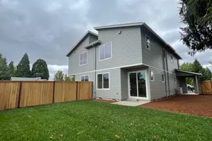 1415 NE 18th St, McMinnville, OR 97128 - Photo 3