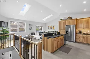 135 W 18th Ave, Eugene, OR 97401 - Photo 13