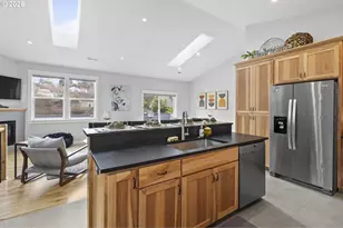 135 W 18th Ave, Eugene, OR 97401 - Photo 11