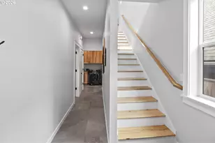 135 W 18th Ave, Eugene, OR 97401 - Photo 5