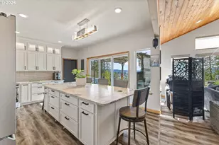 1561 N Laurel St, Coquille, OR 97423 - Photo 15