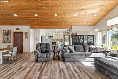 1561 N Laurel St, Coquille, OR 97423 - Photo 13