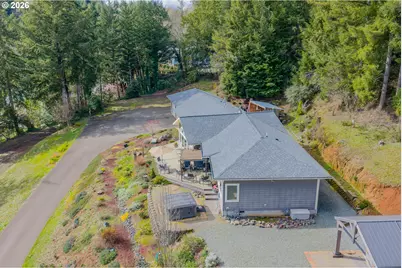 1561 N Laurel St, Coquille, OR 97423 - Photo 7