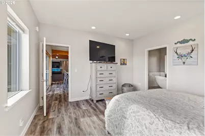 1561 N Laurel St, Coquille, OR 97423 - Photo 23