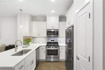7523 SE Kinnaman St, Hillsboro, OR 97123 - Photo 11