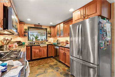 270 SE Robin Way, Gresham, OR 97080 - Photo 9