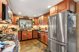 270 SE Robin Way, Gresham, OR 97080 - Photo 9