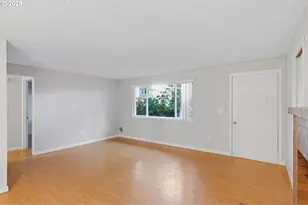 16016 NE Everett Ct, Portland, OR 97230 - Photo 7