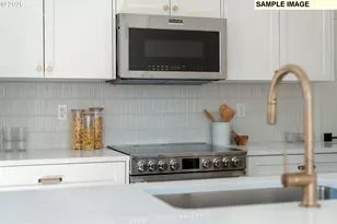 1518 NE Jarrett St, Portland, OR 97211 - Photo 7