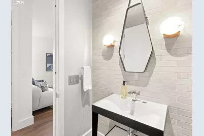 550 SW 10th Ave #2604, Portland, OR 97205 - Photo 13