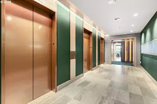 550 SW 10th Ave, Portland, OR 97205 - Photo 5