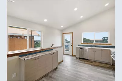 430 NW 5th St, Newport, OR 97365 - Photo 5