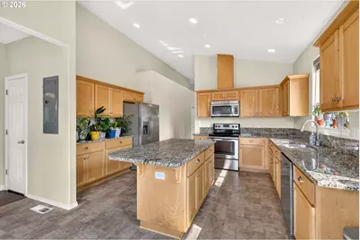 918 NE Sunset Ct, Clatskanie, OR 97016 - Photo 15